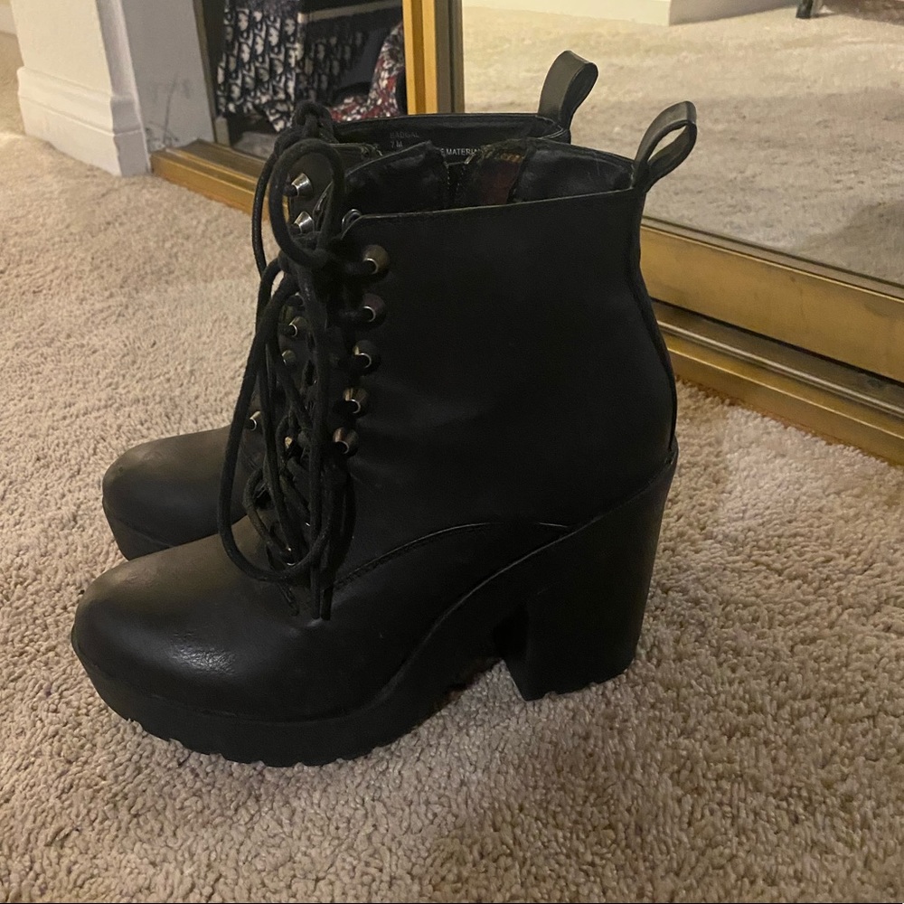 Steve Madden boot heels